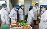 嚴格落實學(xué)校主體責任，堅決筑牢食品安全防線