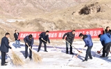 行政第二黨支部開展“創(chuàng)建文明城市，建設(shè)美麗鄉(xiāng)村行”主題黨日活動